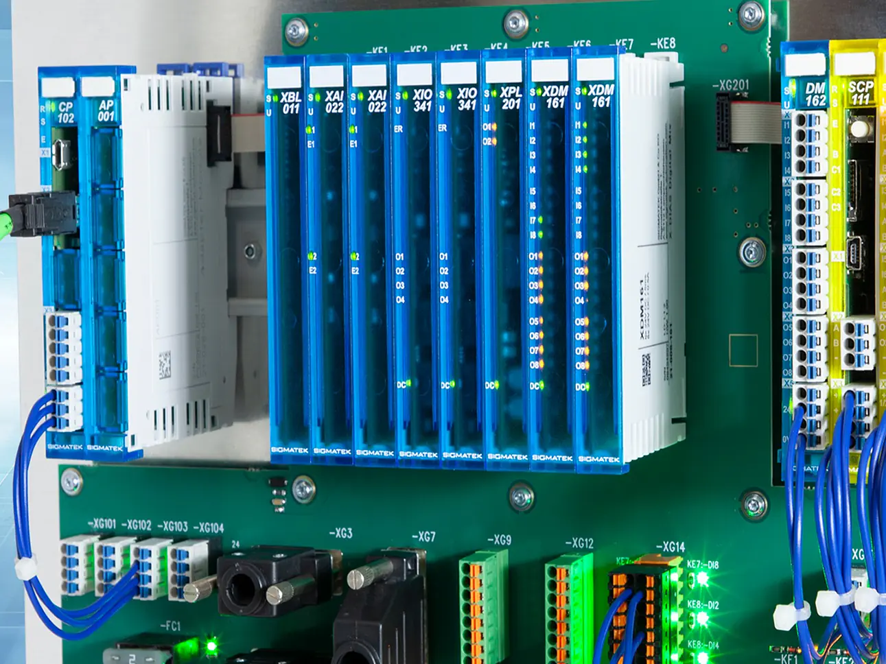 I/O Elektronik für kundenindividuelle Verdrahtungsboards: X-DIAS