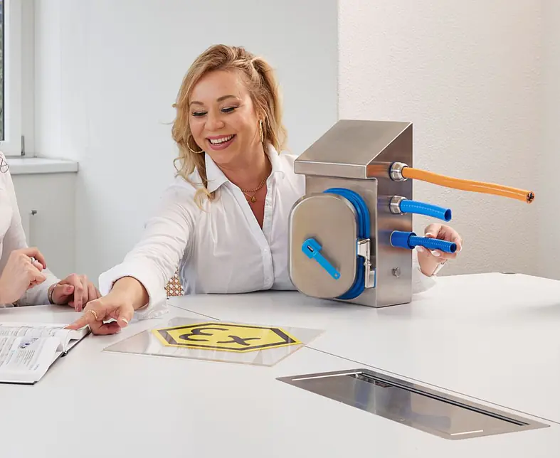 InduPart_Edelstahlgehäuse EiQ_med res.jpg