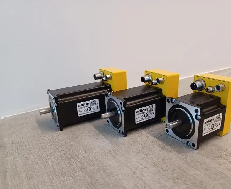 3 x NEMA23 RS485 Bild 1.jpg